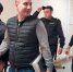 В Вахитовском суде Рамиль Насыров и Айрат Камалов появились в сопровождении конвоиров. Их ждала «группа поддержки», с которыми фигуранты поздоровались, не скрывая улыбок - Бизнес Online