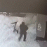 В Зеленодольске на мужчин и ребенка упал пласт снега с крыши - ГТРК Татарстан