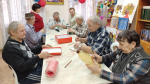 Жильцы Спасского дома-интерната заботятся о птицах