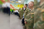 Дед Мороз специального назначения из казанского отряда спецназа «Барс» поздравил ребят из подшефного интерната