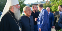 Минниханов встретился с верующими у Собора Казанской иконы Божией Матери - ТРК Татарстан-Новый век