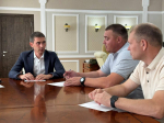 «Помогу реализоваться»: Искандаров стал наставником победителя программы «Батырлар»