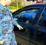 Должница баррикадировалась в автомобиле, чтобы избежать ареста авто, но не получилось - УФССП Республики Татарстан