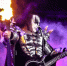 Бас-гитарист рок-группы Kiss Джин Симмонс потерял сознание за рулем и попал в аварию - Реальное время