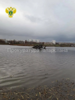 В Набережных Челнах затонул экскаватор, водитель пропал