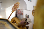 В день памяти Анастасии Узорешительницы митрополит Кирилл совершил Литургию в Благовещенском храме села Русские Казыли
