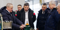 Глава Минпромторга РТ протестировал бугульминские мини-погрузчики и обсудил вопросы экспорта с предприятиями - Министерство промышленности