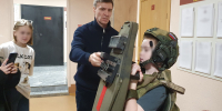 Сотрудники казанского СОБР рассказали воспитанникам чистопольского военно-патриотического клуба о своей работе - Росгвардия