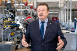 Миллион на ипотеку и жилье как в СССР: как ОПК переманивает молодежь у курьерских служб