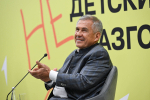«Привыкайте искать позитив»: 6 советов от Минниханова на «Недетском разговоре»