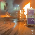 В Казани загорелись мусорные контейнеры, огонь перекинулся на дом и авто (ВИДЕО)