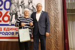 В Алькеевском районе новым членам «Единой России» вручили партийные билеты